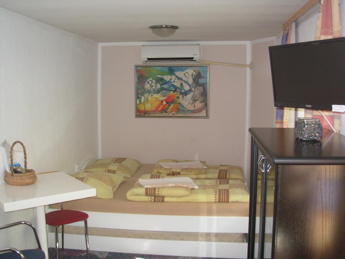 Hostel 021 Novi Sad Zimmer foto